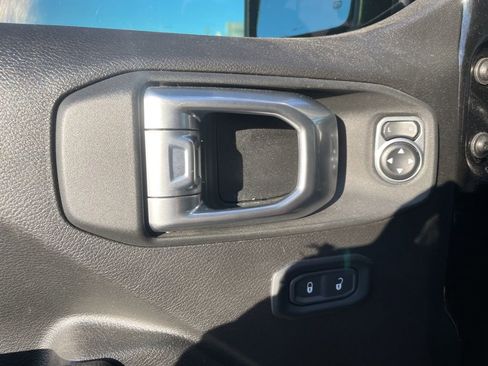 Used 2024 Jeep Wrangler Sport S image 20