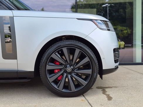 Used 2024 Land Rover Range Rover SV AWD/4WD image 11