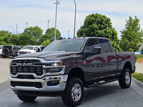 Used 2025 RAM 2500 Tradesman AWD/4WD image 3