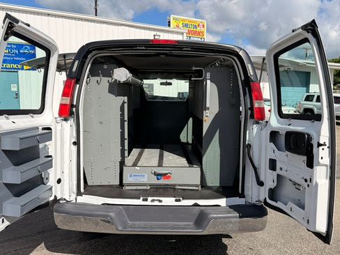 Used 2016 Chevrolet Express 3500 w/ Express Access Plus Package RWD image 4