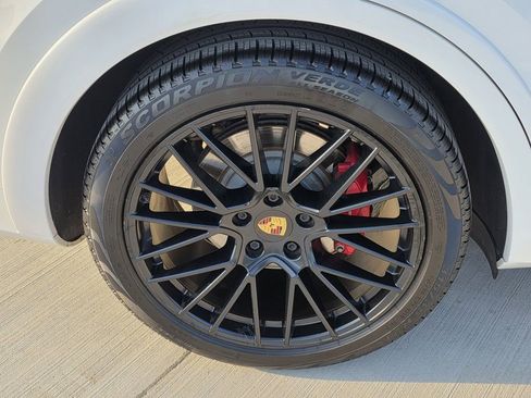 Used 2021 Porsche Cayenne GTS image 15