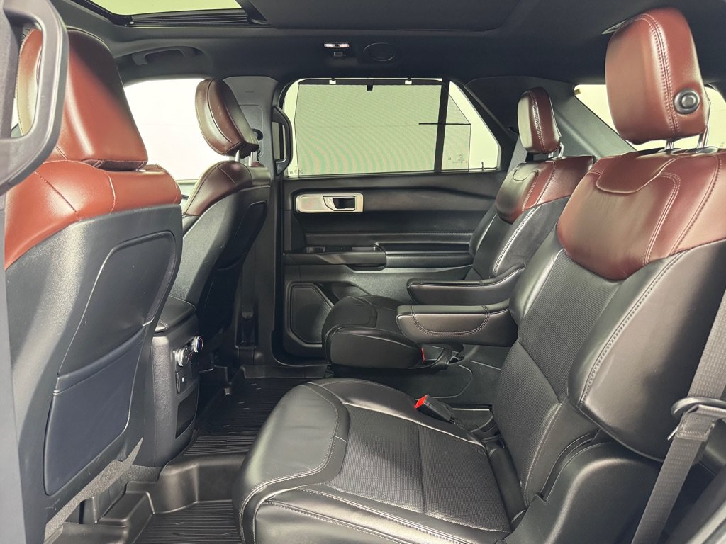 Used 2020 Ford Explorer Platinum w/ Premium Technology Package AWD/4WD image 20