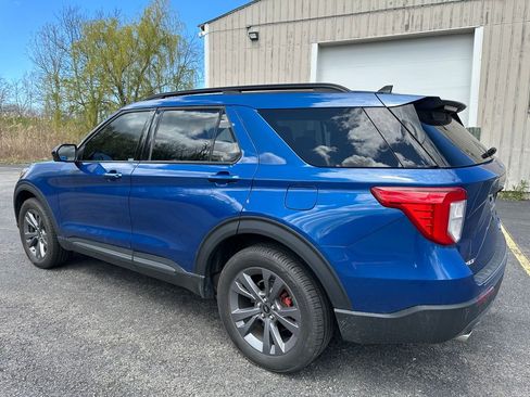 Used 2022 Ford Explorer XLT w/ Equipment Group 202A AWD/4WD image 16