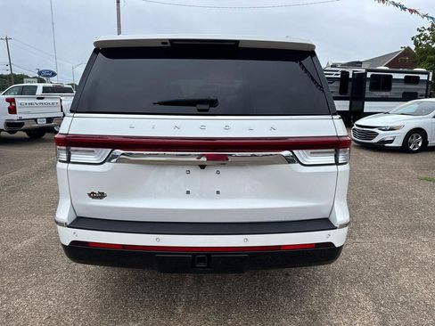 Used 2023 Lincoln Navigator Reserve AWD/4WD image 4