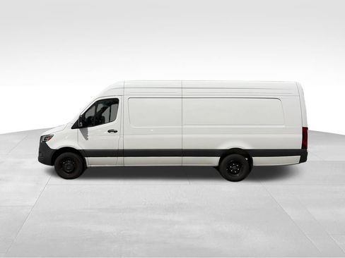 Used 2025 Mercedes-Benz Sprinter 3500 image 2