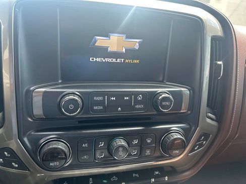 Used 2018 Chevrolet Silverado 1500 High Country AWD/4WD image 19