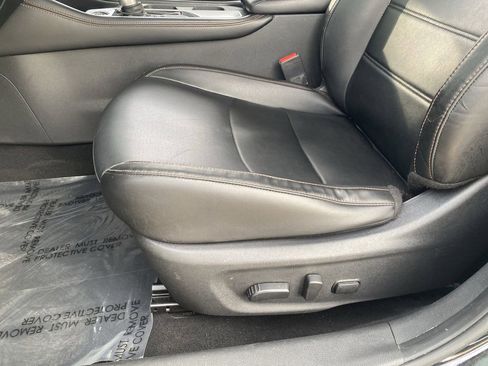 Used 2023 Nissan Sentra SR w/ SR Premium Package image 22