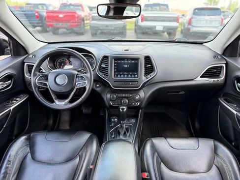 Used 2022 Jeep Cherokee Latitude Lux w/ Sun & Sound Group AWD/4WD image 2