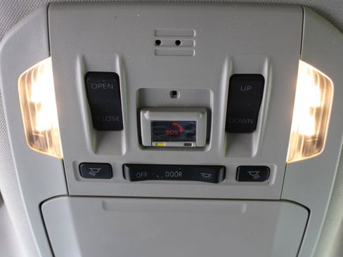 Used 2023 Toyota Highlander Limited AWD/4WD image 12