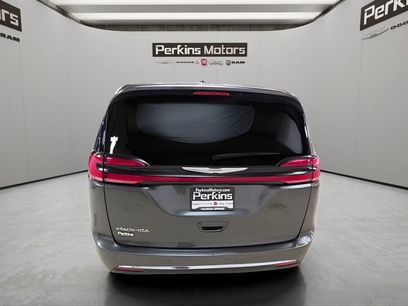 Certified 2023 Chrysler Pacifica Touring-L