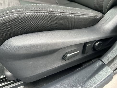 Used 2022 Subaru Outback Premium image 23