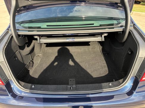 Used 2014 Mercedes-Benz E 350 Sport image 26