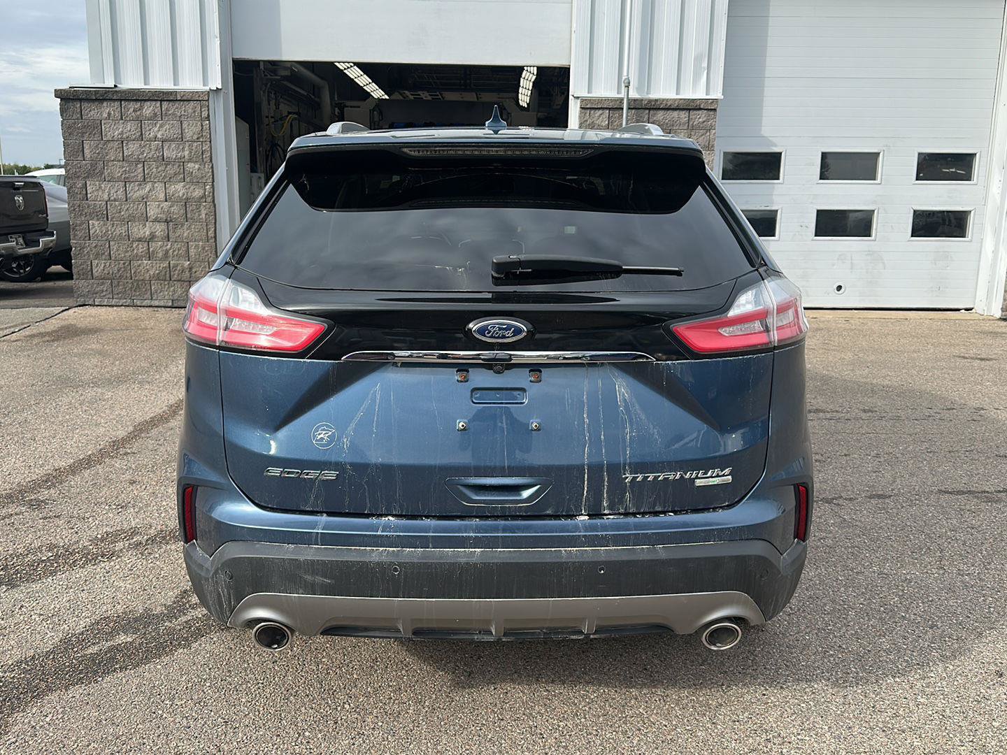 Used 2019 Ford Edge Titanium w/ Cold Weather Package AWD/4WD image 4