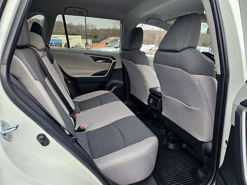 Used 2025 Toyota RAV4 XLE image 16