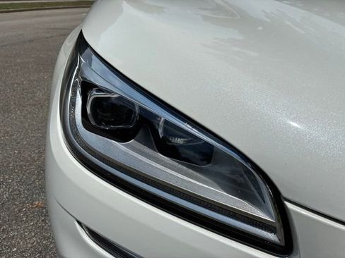 Certified 2023 Lincoln Corsair Reserve FWD image 9