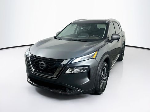 Used 2023 Nissan Rogue SL w/ SL Premium Package FWD image 3