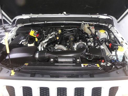 Used 2022 Jeep Wrangler Unlimited Sport AWD/4WD image 12