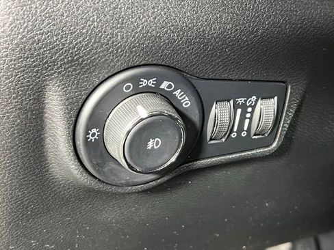 Used 2023 Jeep Compass Altitude image 22