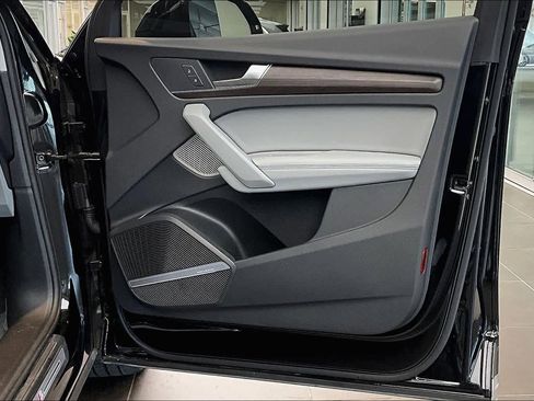 Certified 2025 Audi Q5 2.0T Premium Plus w/ Premium Plus Package image 23