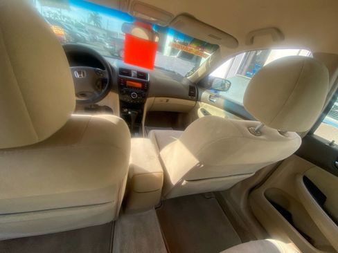 Used 2004 Honda Accord LX image 18