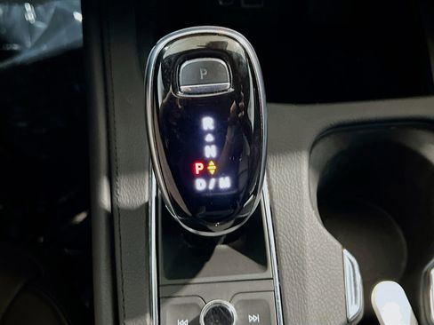 Used 2022 Cadillac XT4 Sport w/ Safety Alert Package FWD image 12