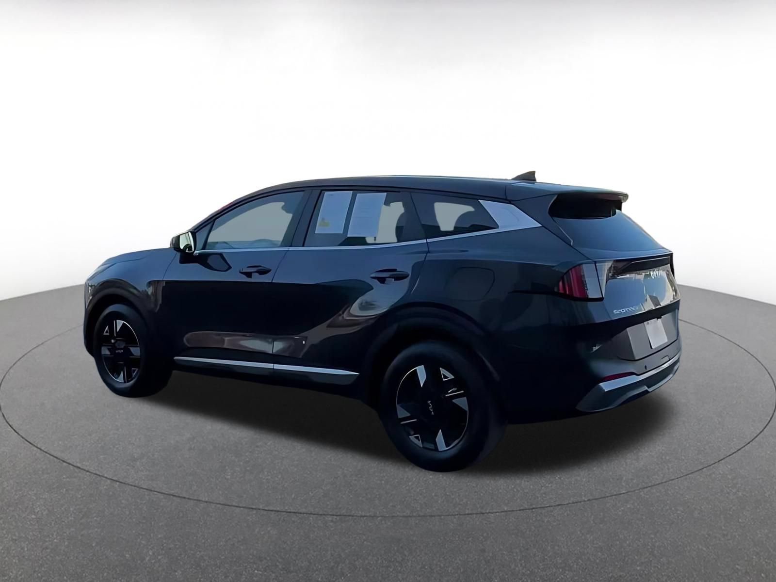 Used 2026 Kia Sportage LX FWD image 9