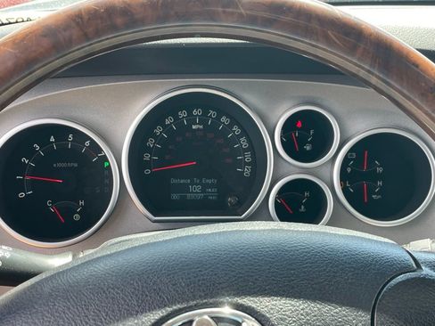 Used 2010 Toyota Tundra Limited image 10