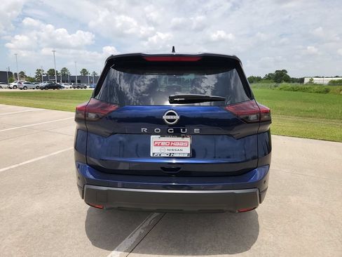 Used 2025 Nissan Rogue SV FWD image 6