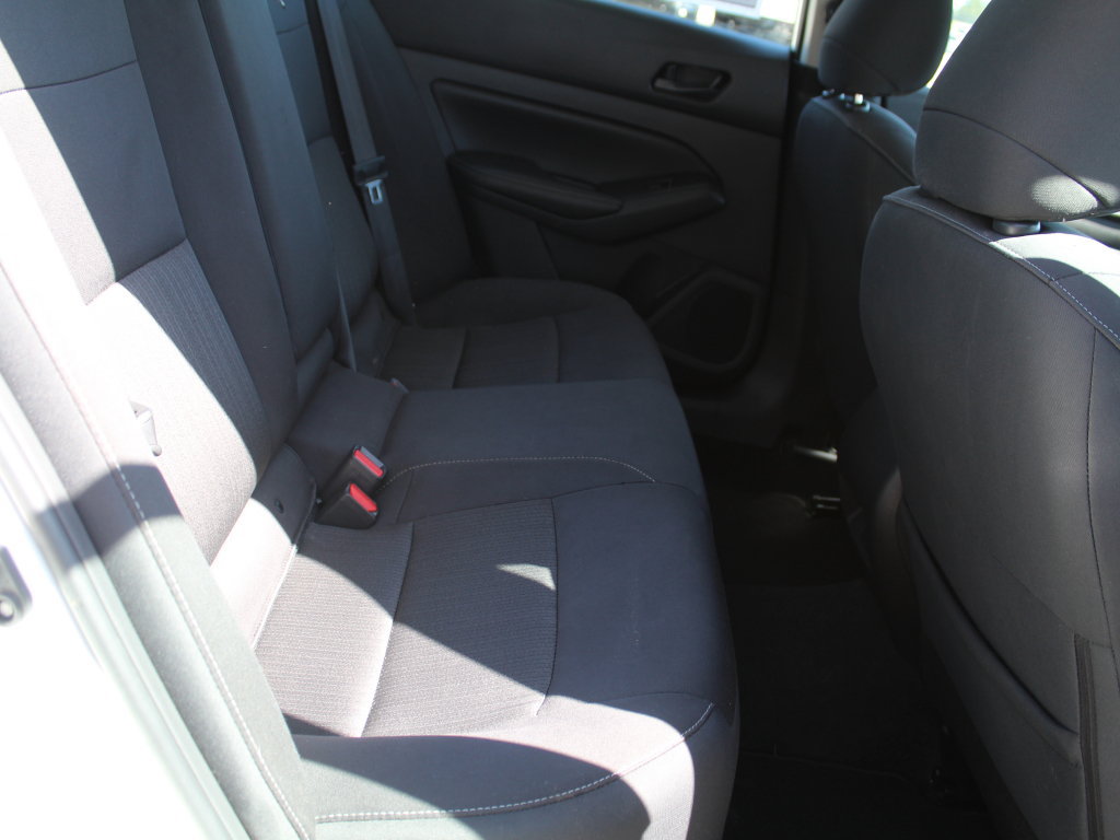 Used 2025 Nissan Altima 2.5 SV AWD/4WD image 12