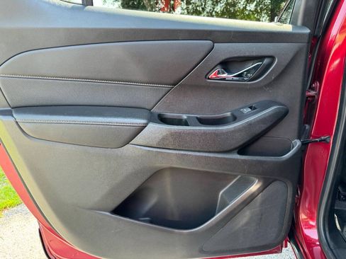 Used 2019 Chevrolet Traverse Premier w/ LPO, Floor Liner Package AWD/4WD image 38