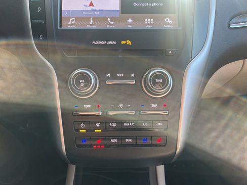 Used 2018 Lincoln MKC Reserve w/ Lincoln MKC Climate Package image 23