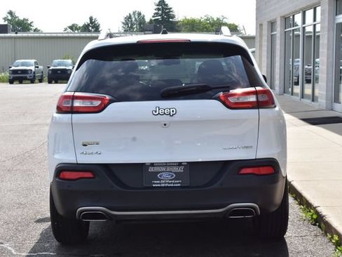 Used 2017 Jeep Cherokee Limited AWD/4WD image 9