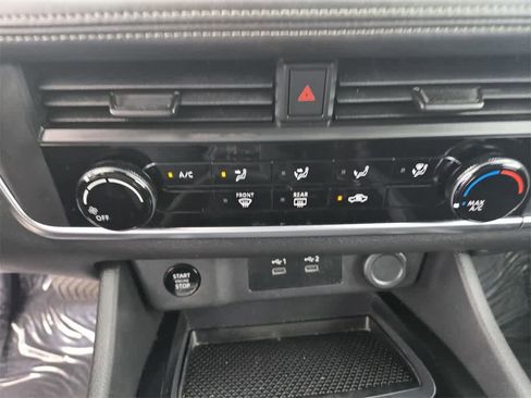 Used 2024 Nissan Rogue S image 14