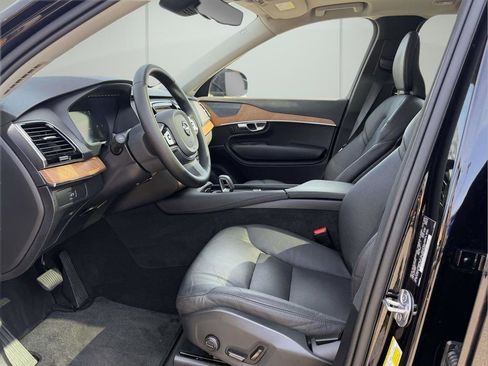 Used 2024 Volvo XC90 B5 Plus image 15