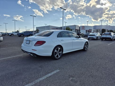 Used 2020 Mercedes-Benz E 350 4MATIC Sedan image 5