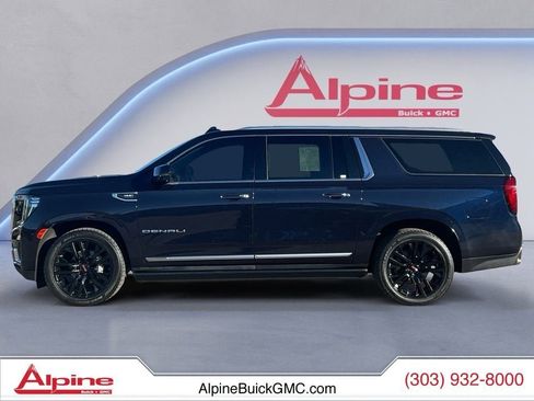 Used 2022 GMC Yukon XL Denali w/ Denali Ultimate Package image 2