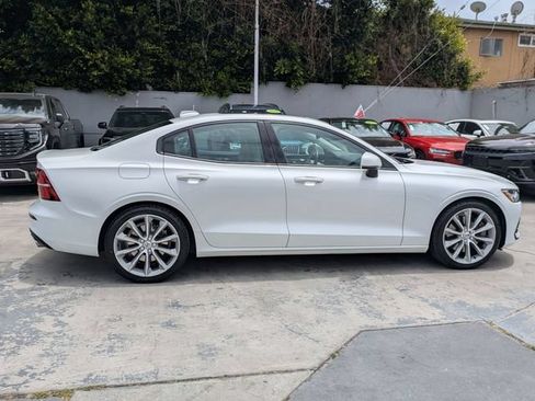Used 2021 Volvo S60 T6 Momentum w/ Premium Package AWD/4WD image 2