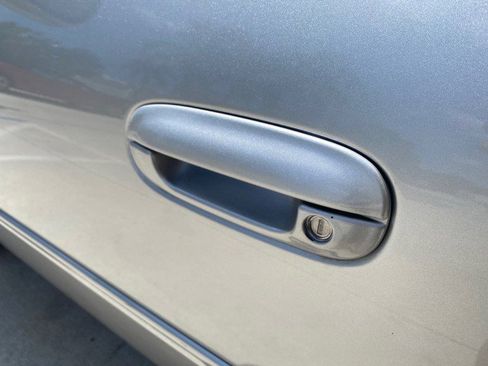 Used 2005 Cadillac De Ville image 29