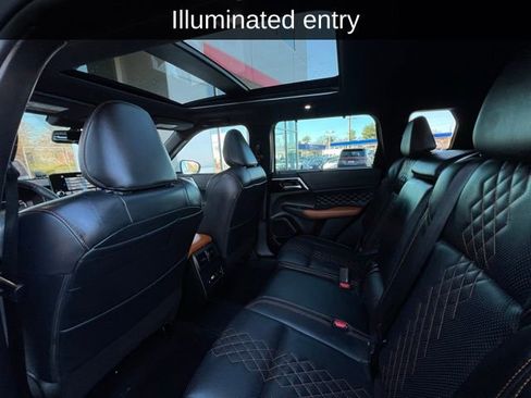 Used 2023 Mitsubishi Outlander SEL image 11