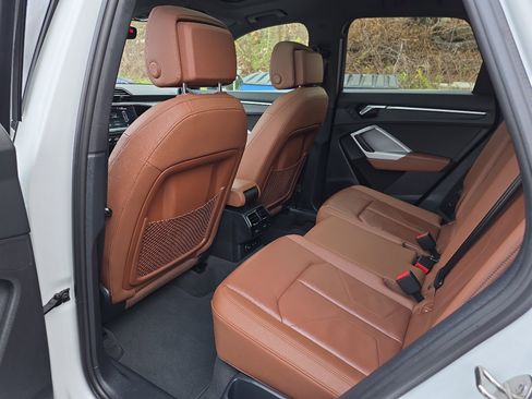 Used 2022 Audi Q3 2.0T Premium w/ Convenience Package image 28