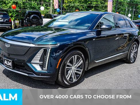Used 2024 Cadillac Lyriq Luxury AWD/4WD image 2