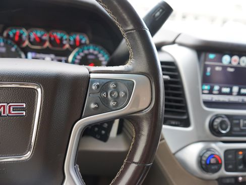 Used 2019 GMC Yukon SLT image 12