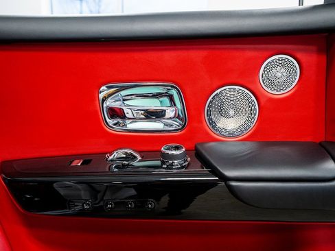 Used 2023 Rolls-Royce Phantom Sedan image 71