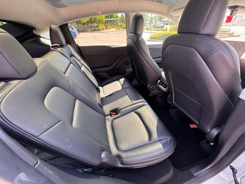 Used 2021 Tesla Model Y Long Range AWD/4WD image 14
