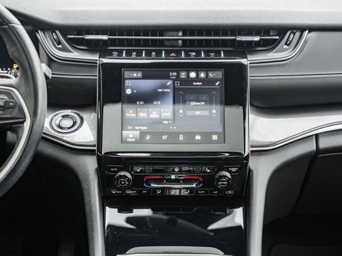 Used 2022 Jeep Grand Cherokee Altitude image 24