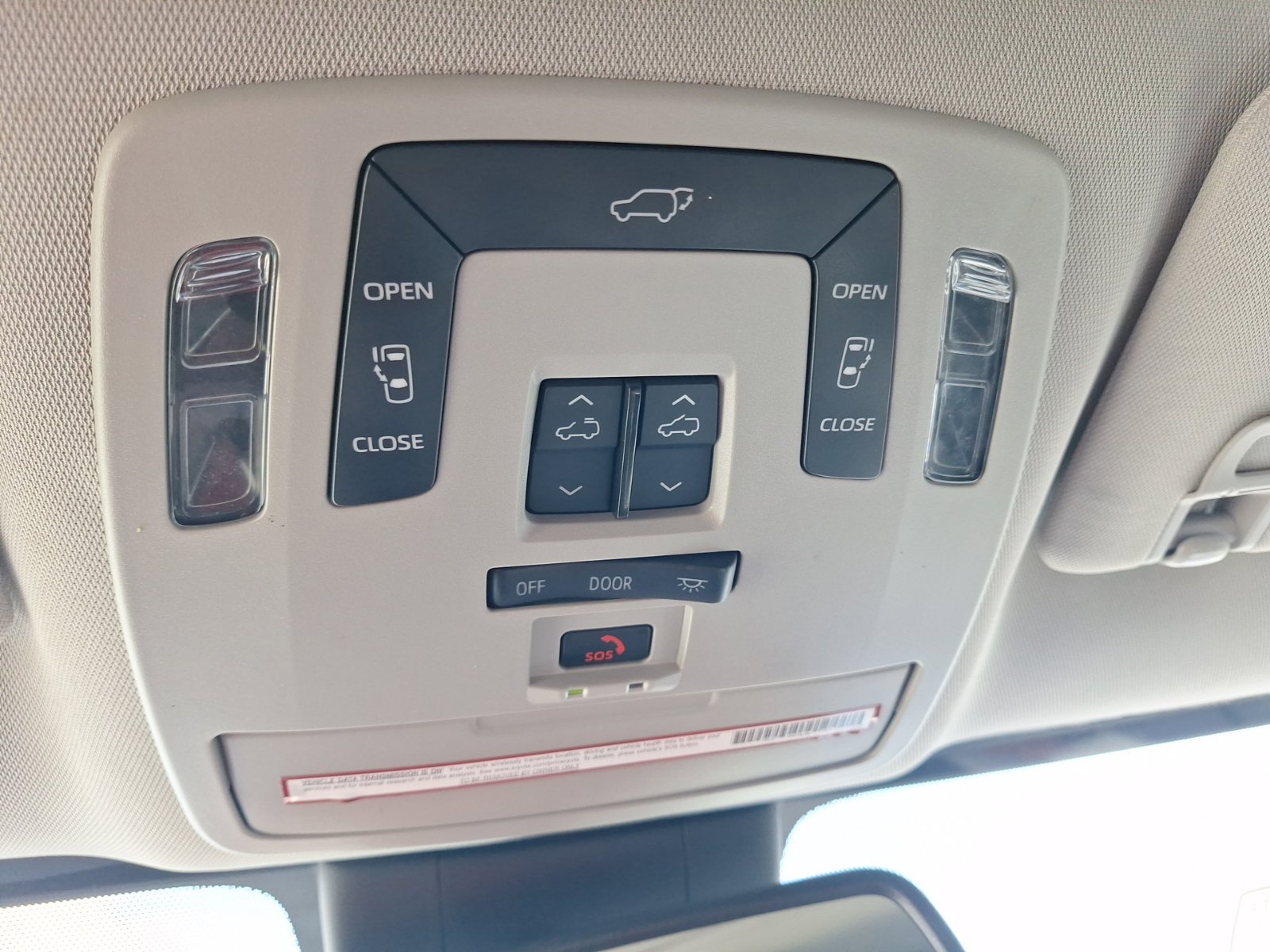 Used 2021 Toyota Sienna XLE FWD image 27