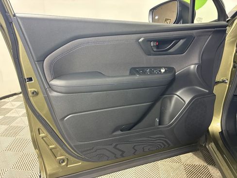 Certified 2025 Subaru Forester Premium image 28