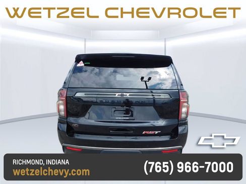 Certified 2022 Chevrolet Suburban RST w/ Luxury Package AWD/4WD image 4