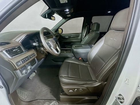 Used 2023 GMC Yukon Denali image 16