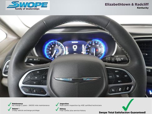 Used 2024 Chrysler Pacifica Touring-L FWD image 20